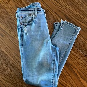 American Eagle Outfitters jeans size 6 short distressed